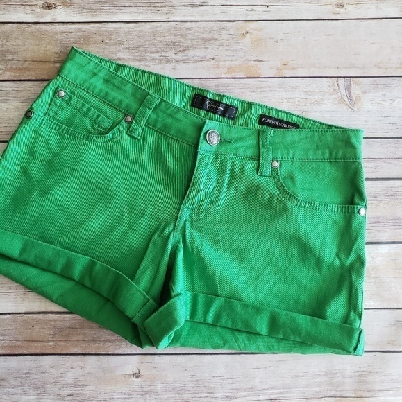😍Jessica Simpson green short - Picture 1 of 2
